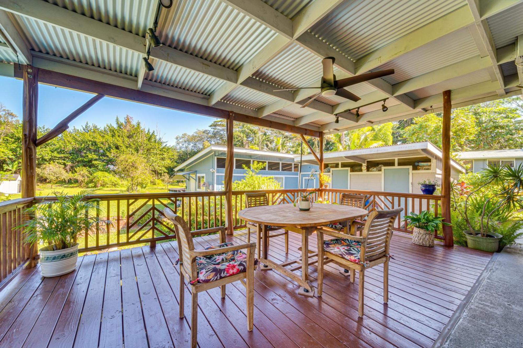 On Beautiful Acre With Pool And Deck! Appartamento